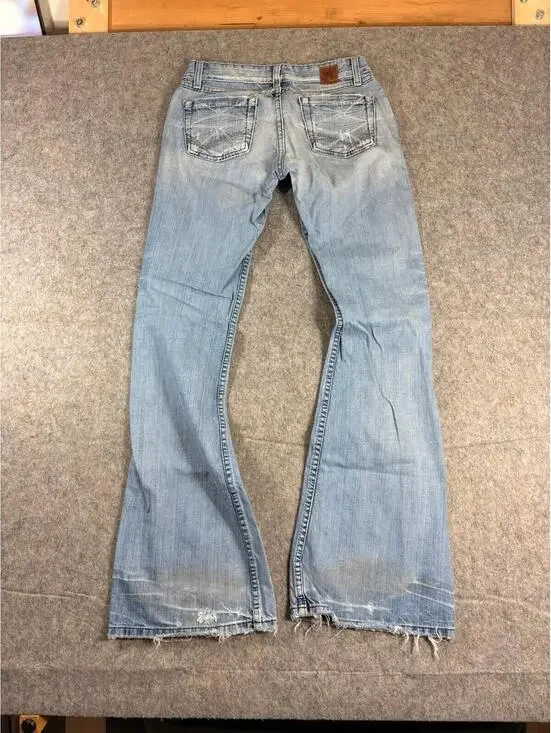 BKE Buckle Star Stretch Flare Jeans Women Sz 26x31 Blue Distressed Denim - Picture 2 of 11